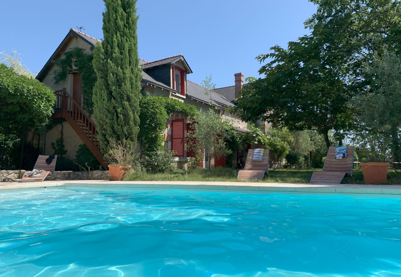 Maison à Rosnay - Gîte Familial 4 étoiles - École du Maupas - Brenne