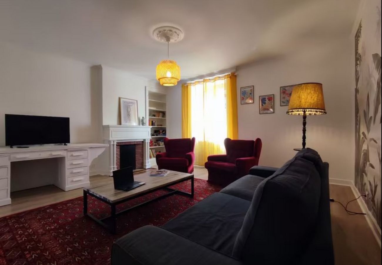 Maison à Châteauroux - Gite St Denis-jardin-wifi-3 chambres