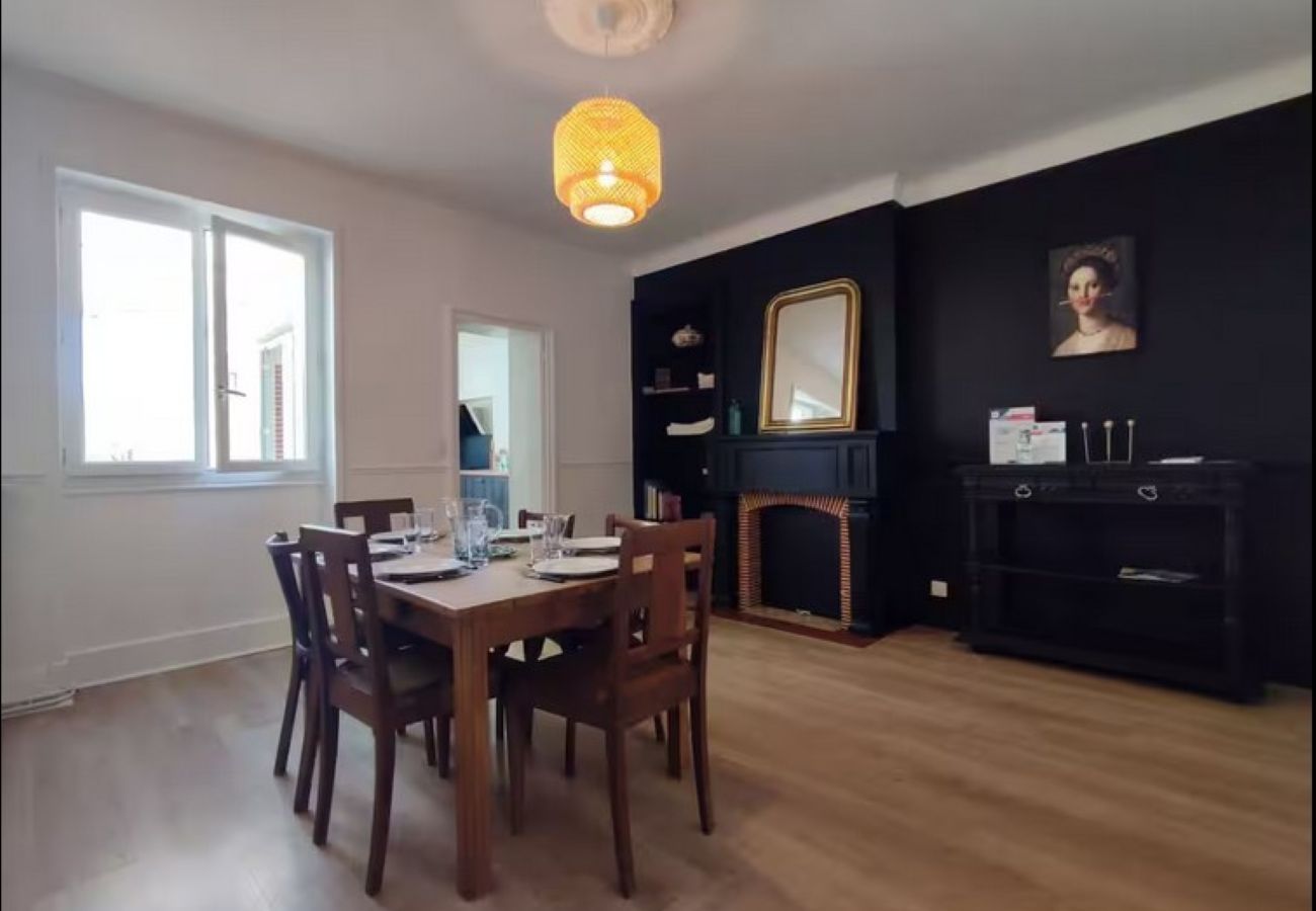 Maison à Châteauroux - Gite St Denis-jardin-wifi-3 chambres