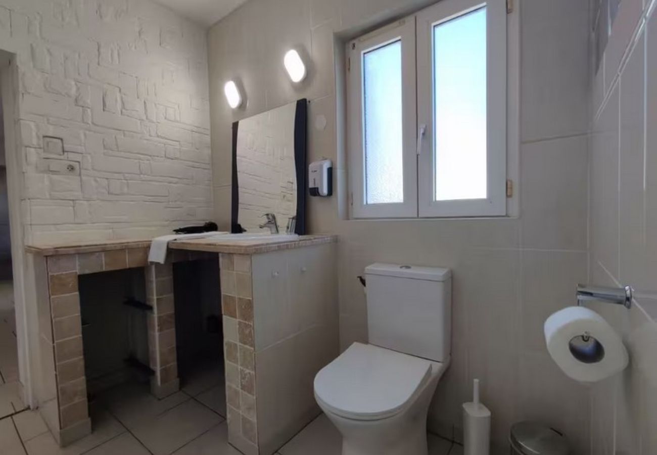 Maison à Châteauroux - Gite St Denis-jardin-wifi-3 chambres