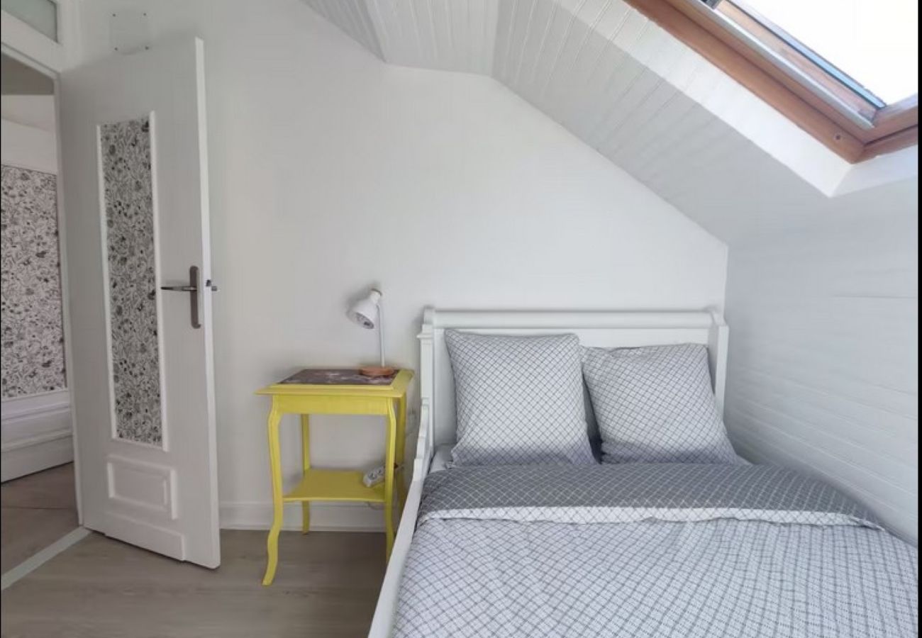 Maison à Châteauroux - Gite St Denis-jardin-wifi-3 chambres