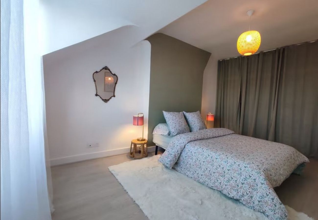 Maison à Châteauroux - Gite St Denis-jardin-wifi-3 chambres