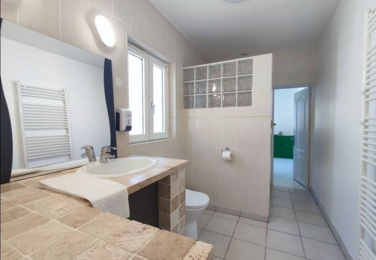 Maison à Châteauroux - Gite St Denis-jardin-wifi-3 chambres