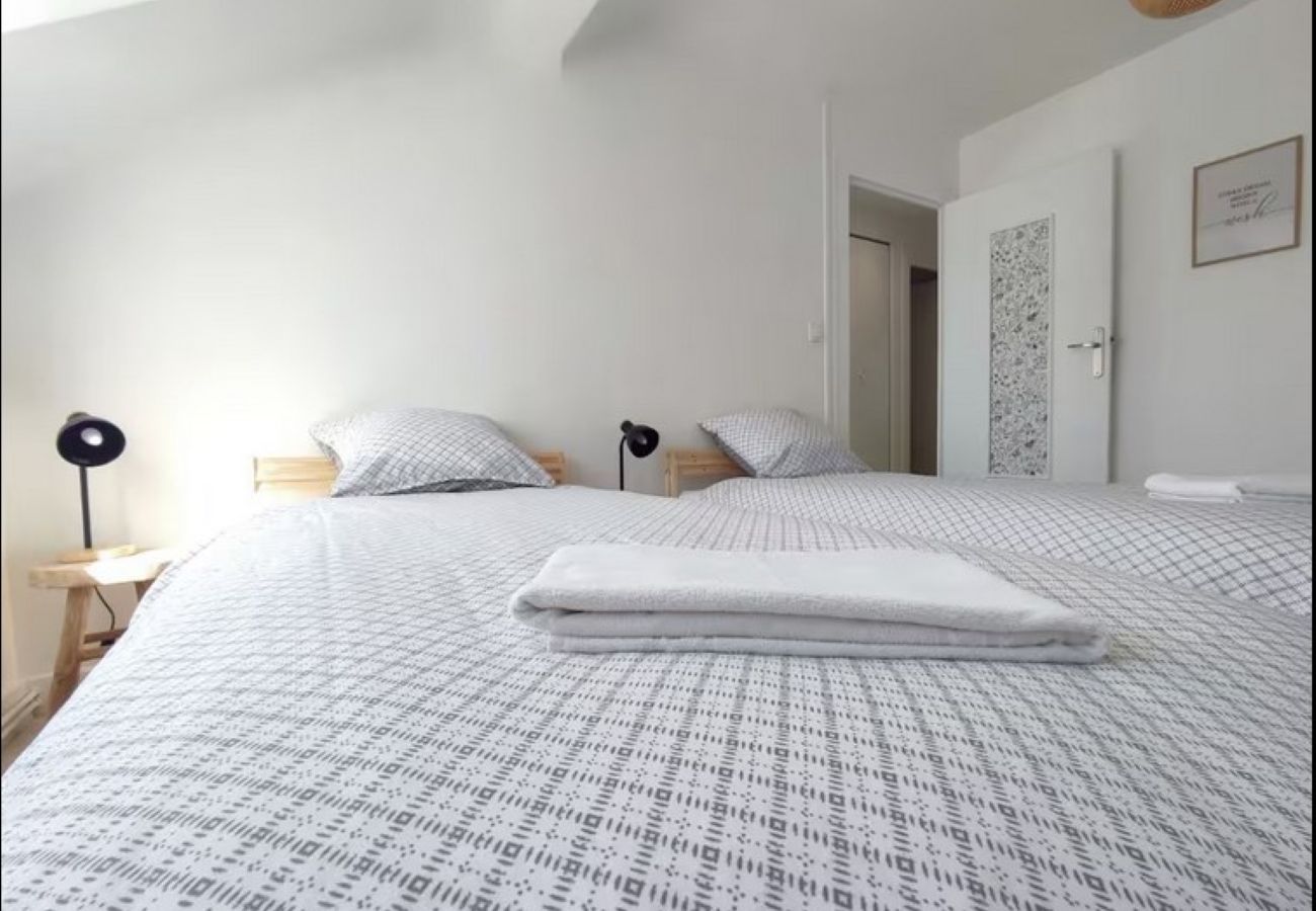 Maison à Châteauroux - Gite St Denis-jardin-wifi-3 chambres