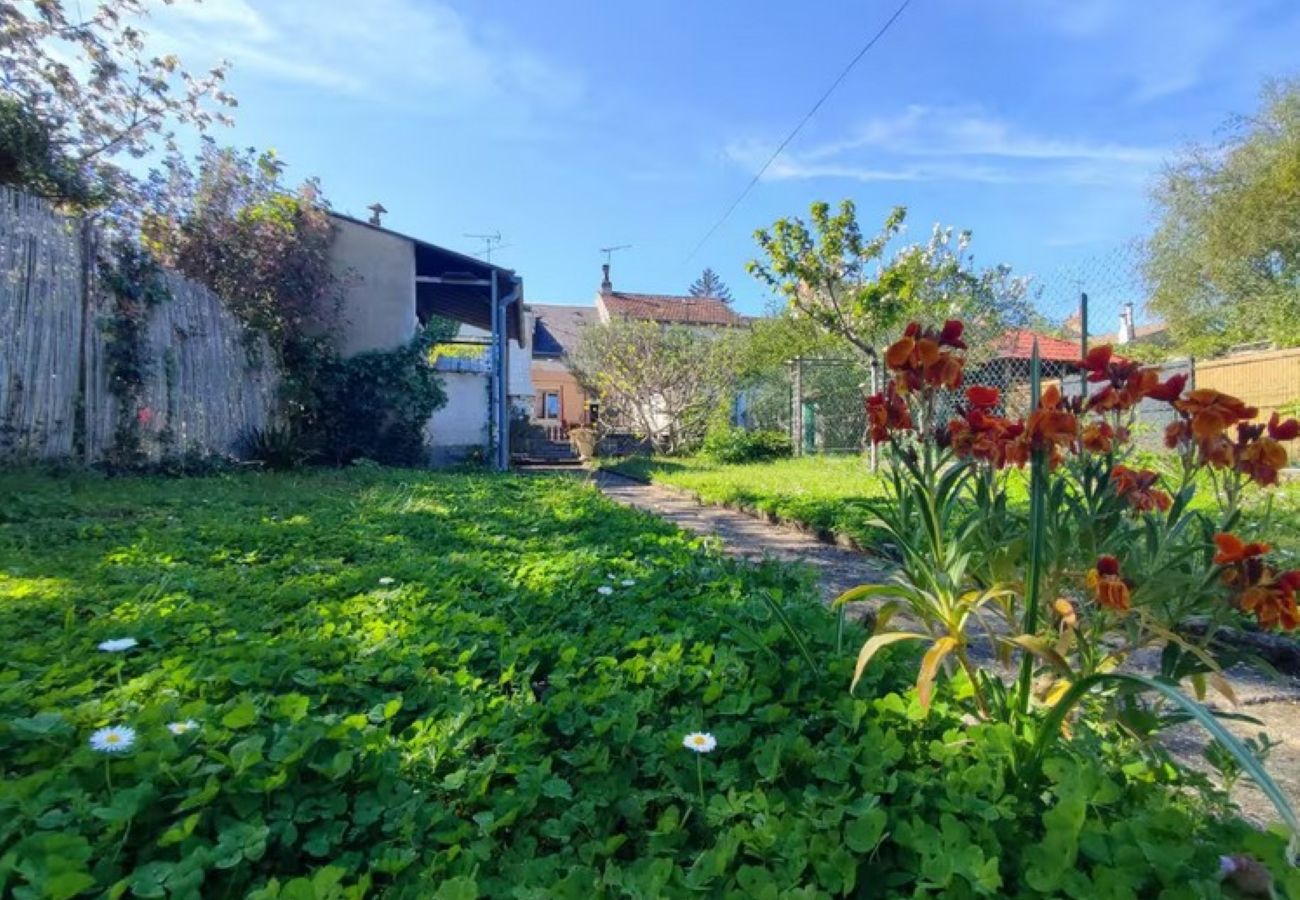 Maison à Châteauroux - Gite St Denis-jardin-wifi-3 chambres