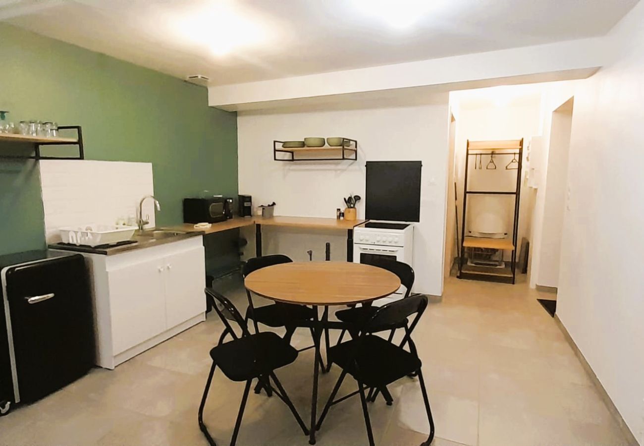 Studio à Vatan - le Studio Galilé - wifi - twin / kingsize - RDC