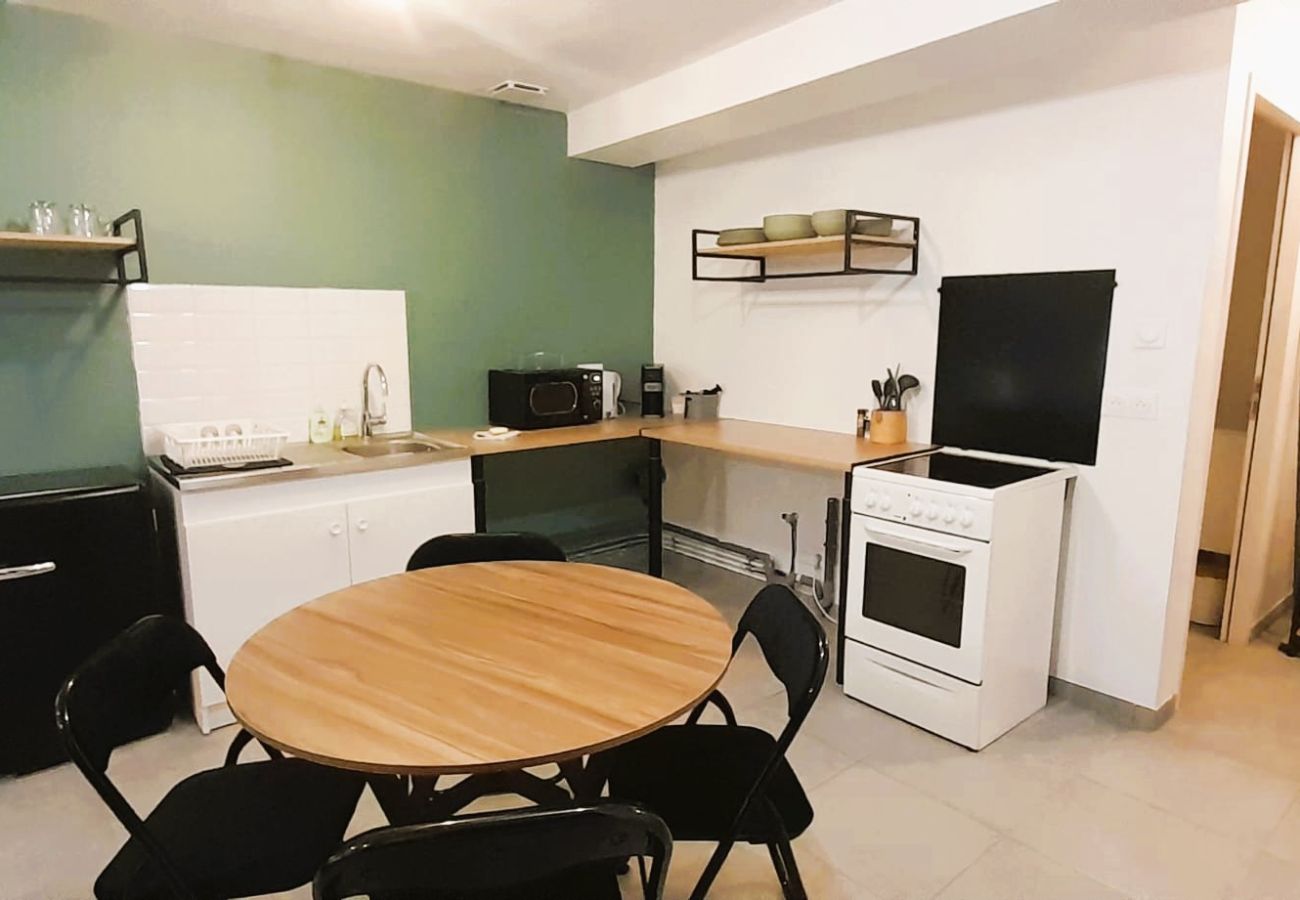 Studio à Vatan - le Studio Galilé - wifi - twin / kingsize - RDC