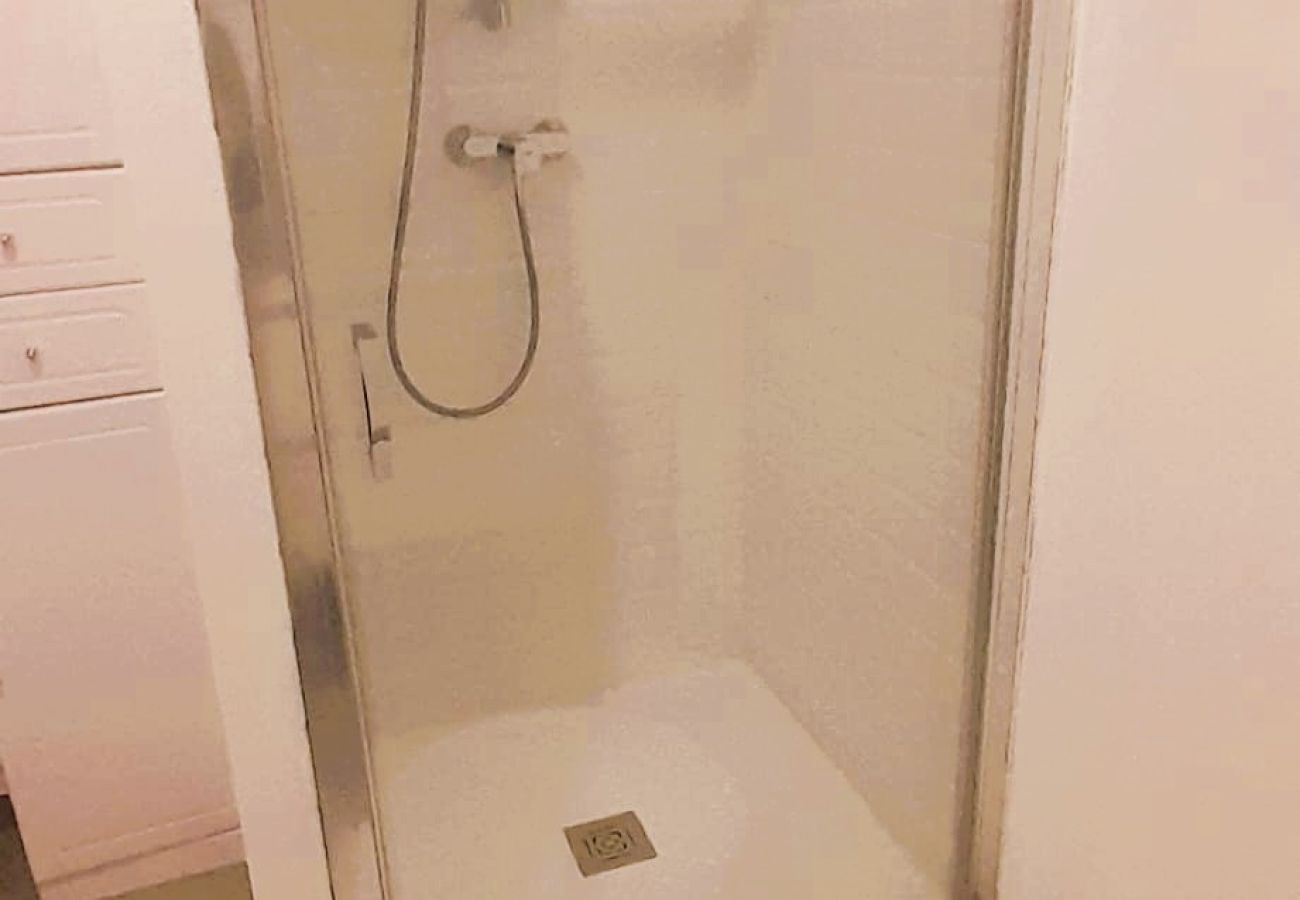 Studio à Vatan - le Studio Galilé - wifi - twin / kingsize - RDC