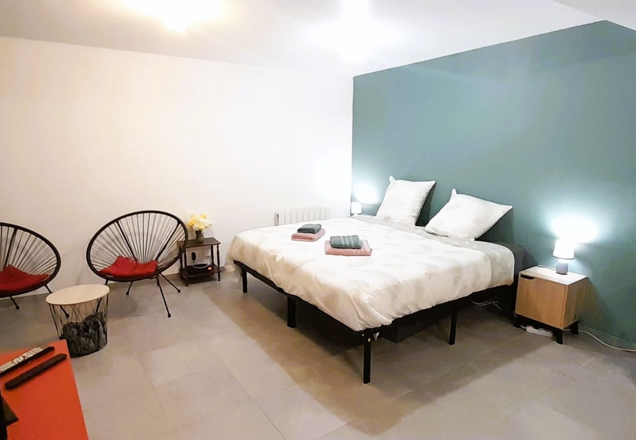 Studio à Vatan - le Studio Galilé - wifi - twin / kingsize - RDC