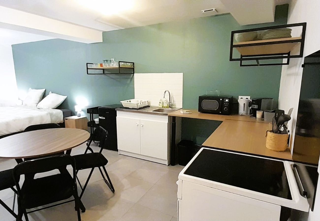 Studio à Vatan - le Studio Galilé - wifi - twin / kingsize - RDC