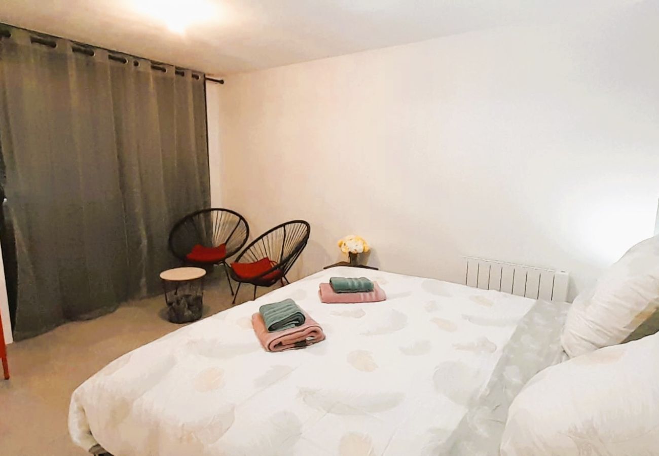 Studio à Vatan - le Studio Galilé - wifi - twin / kingsize - RDC