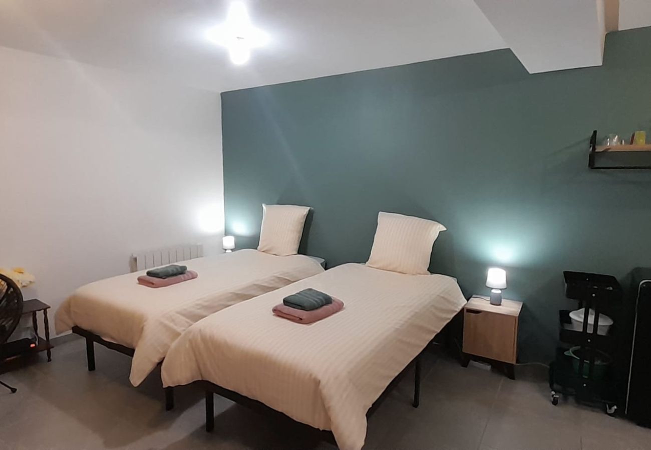 Studio à Vatan - le Studio Galilé - wifi - twin / kingsize - RDC