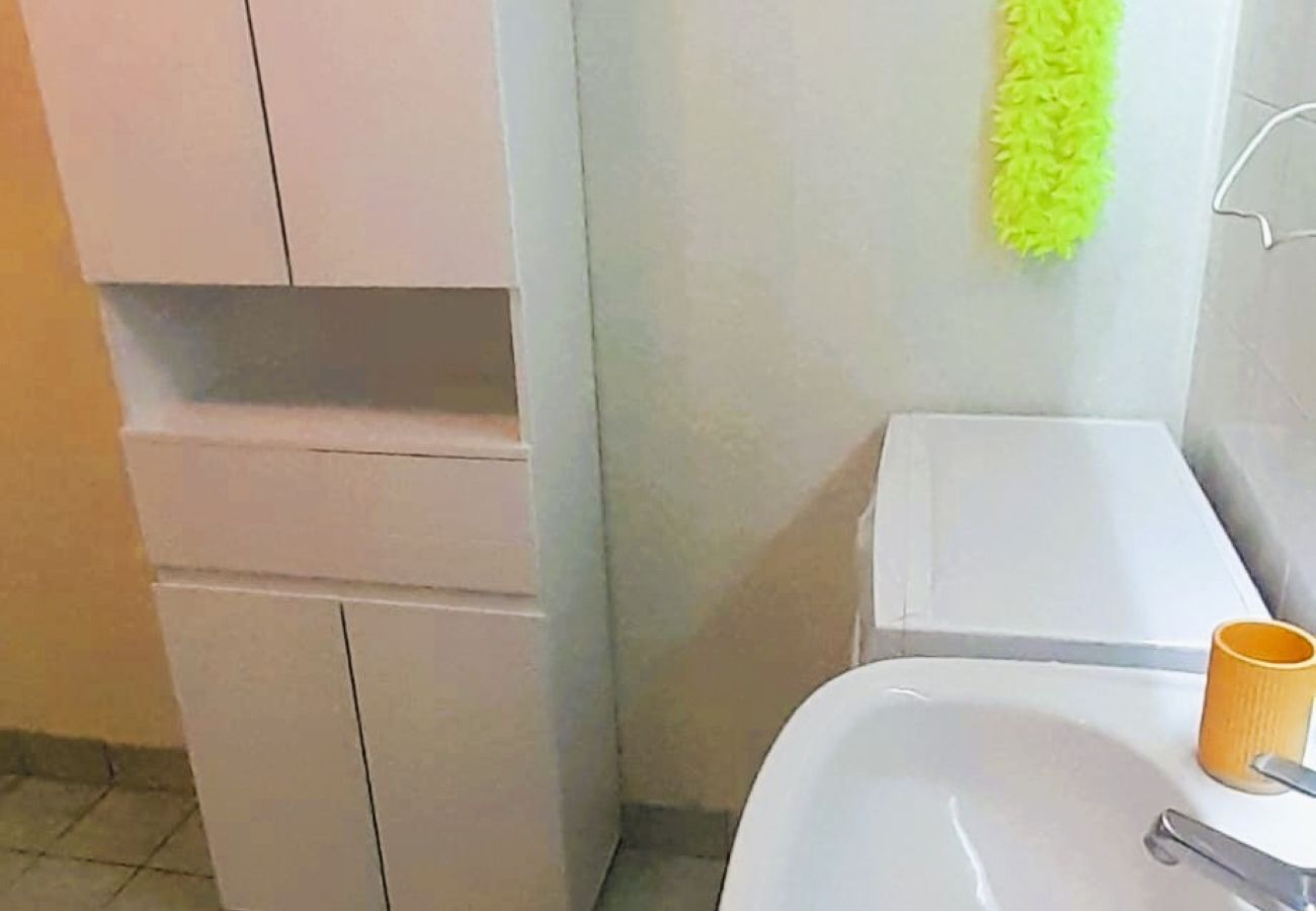 Appartement à Châteauroux - Le St Gildas Chtx - 2/4 pers - wifi - parking - balcon