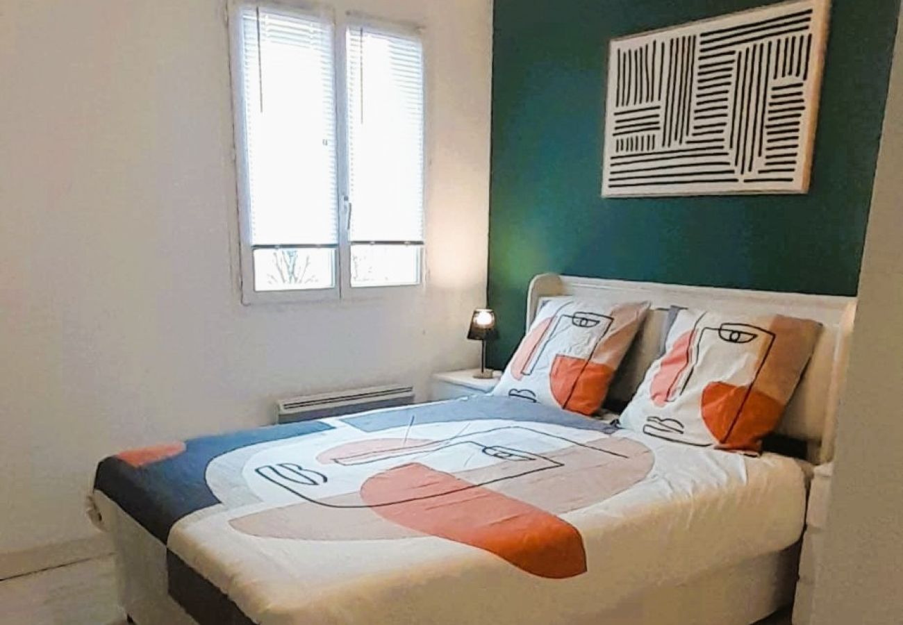 Appartement à Châteauroux - Le St Gildas Chtx - 2/4 pers - wifi - parking - balcon