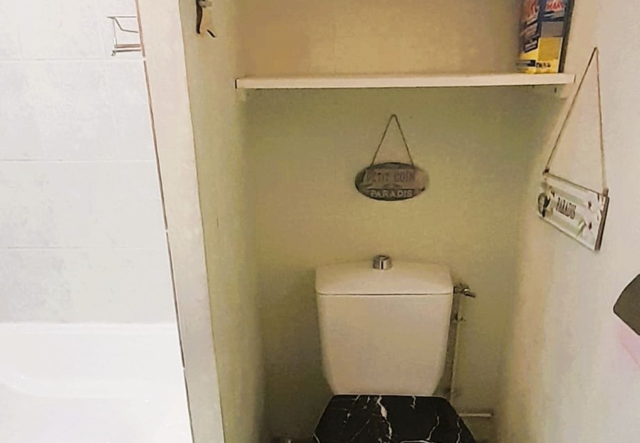 Appartement à Châteauroux - Le St Gildas Chtx - 2/4 pers - wifi - parking - balcon