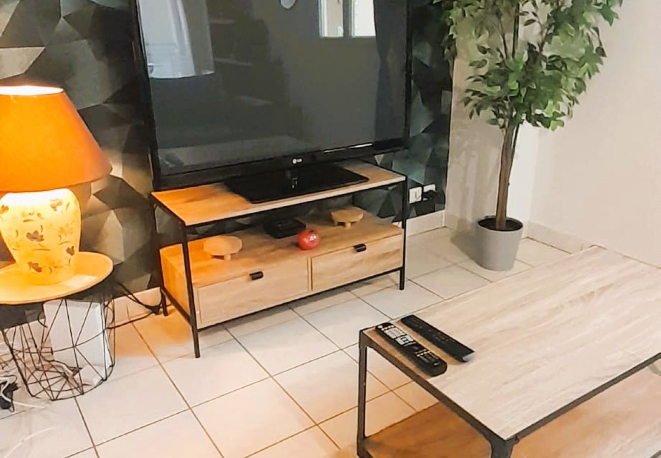 Appartement à Châteauroux - Le St Gildas Chtx - 2/4 pers - wifi - parking - balcon