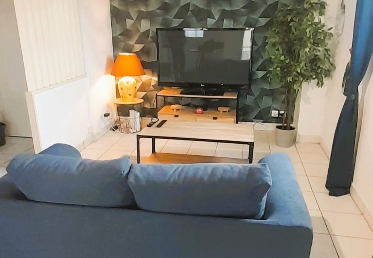 Appartement à Châteauroux - Le St Gildas Chtx - 2/4 pers - wifi - parking - balcon