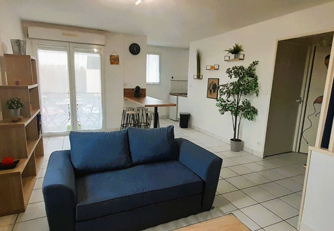 Appartement à Châteauroux - Le St Gildas Chtx - 2/4 pers - wifi - parking - balcon