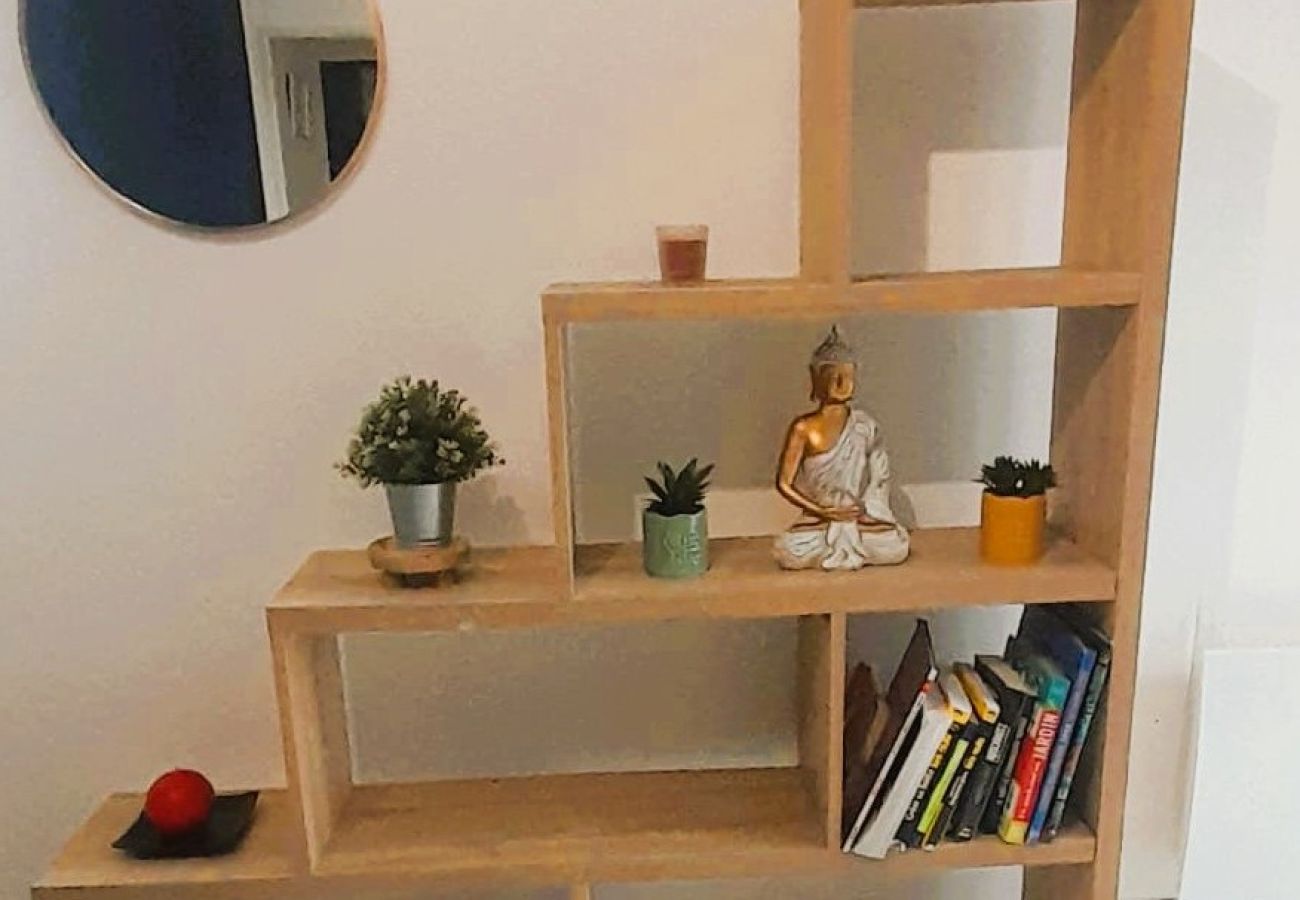 Appartement à Châteauroux - Le St Gildas Chtx - 2/4 pers - wifi - parking - balcon