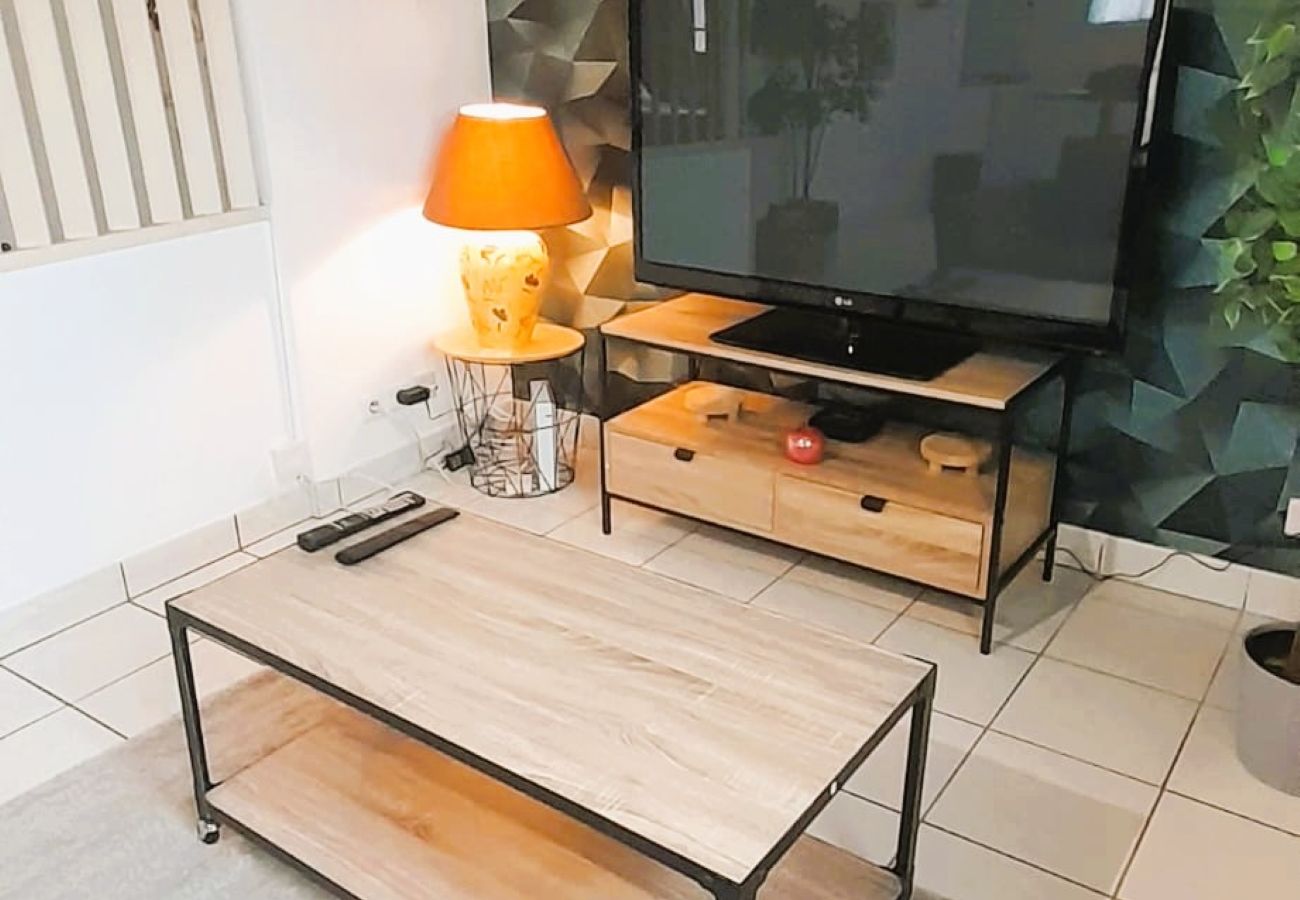 Appartement à Châteauroux - Le St Gildas Chtx - 2/4 pers - wifi - parking - balcon