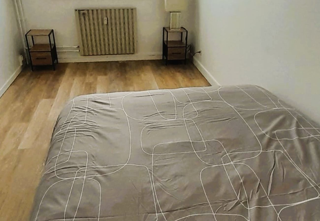 Appartement à Châteauroux - Le Combanaire - 4/6 pers - wifi - balcon - parking