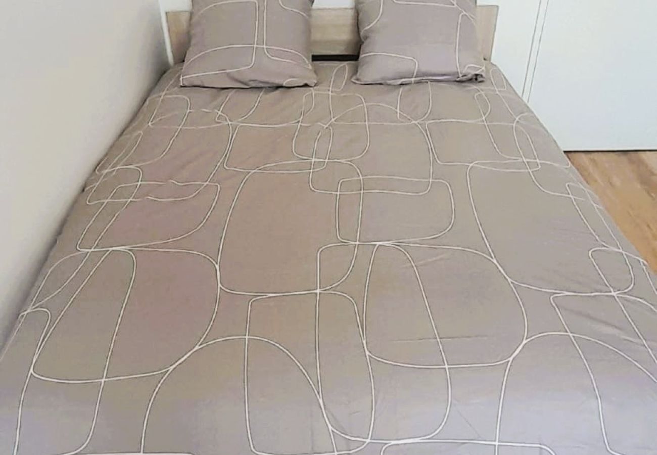 Appartement à Châteauroux - Le Combanaire - 4/6 pers - wifi - balcon - parking