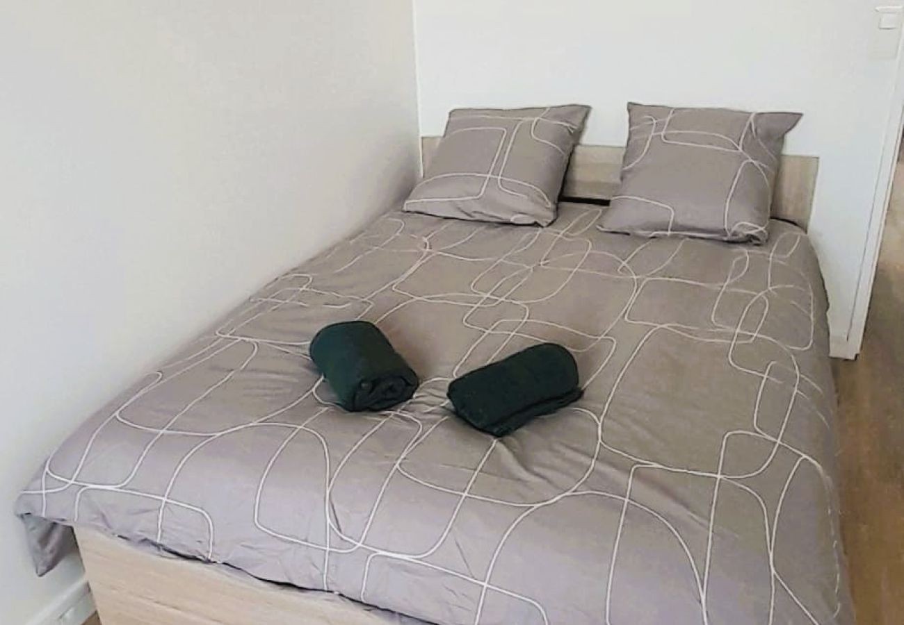 Appartement à Châteauroux - Le Combanaire - 4/6 pers - wifi - balcon - parking