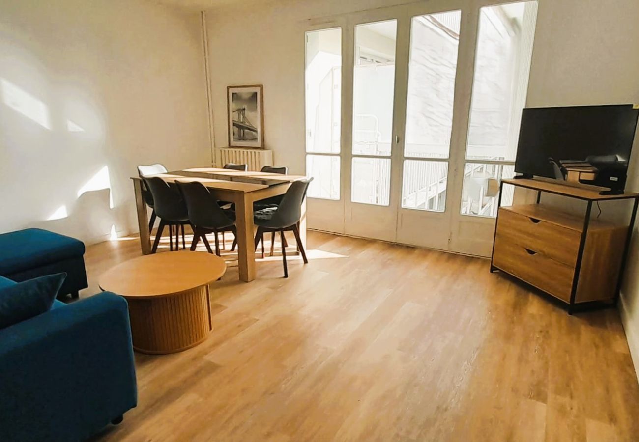 Appartement à Châteauroux - Le Combanaire - 4/6 pers - wifi - balcon - parking