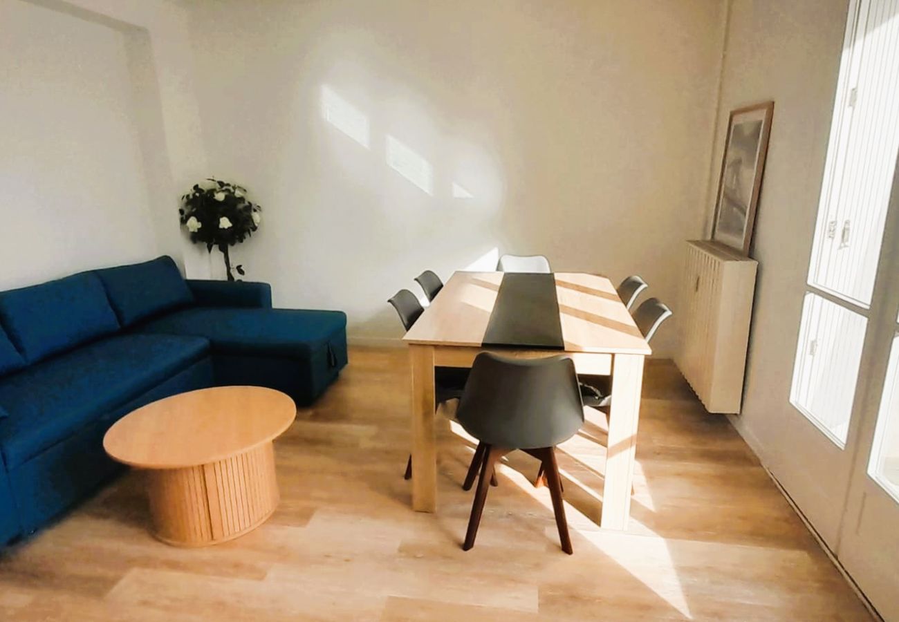 Appartement à Châteauroux - Le Combanaire - 4/6 pers - wifi - balcon - parking