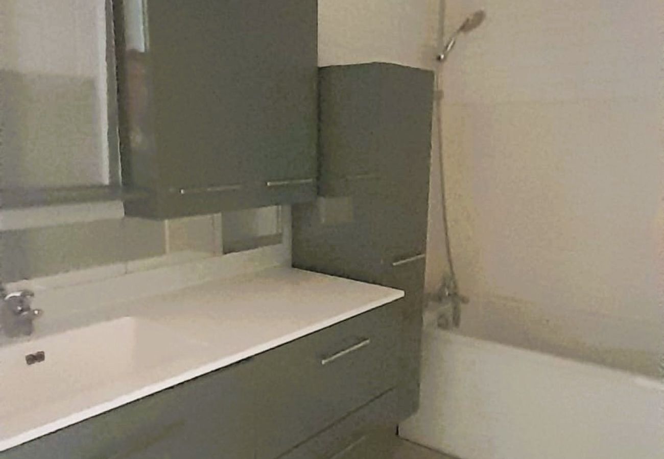 Appartement à Châteauroux - Le Combanaire - 4/6 pers - wifi - balcon - parking