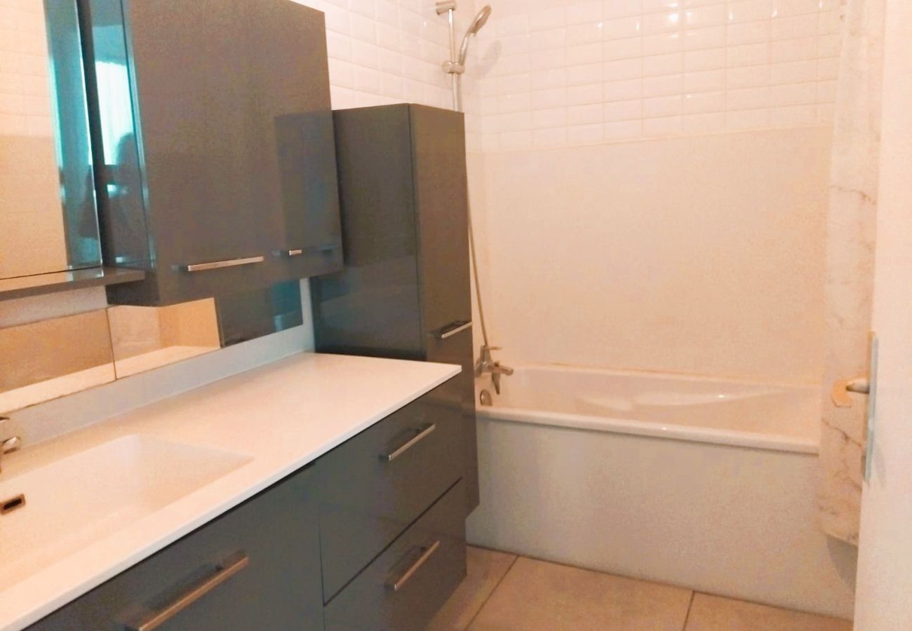 Appartement à Châteauroux - Le Combanaire - 4/6 pers - wifi - balcon - parking