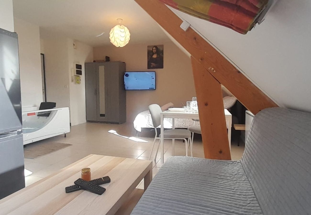 Studio à Déols - Déols Studio balnéo 2/4 pers- wifi-parking