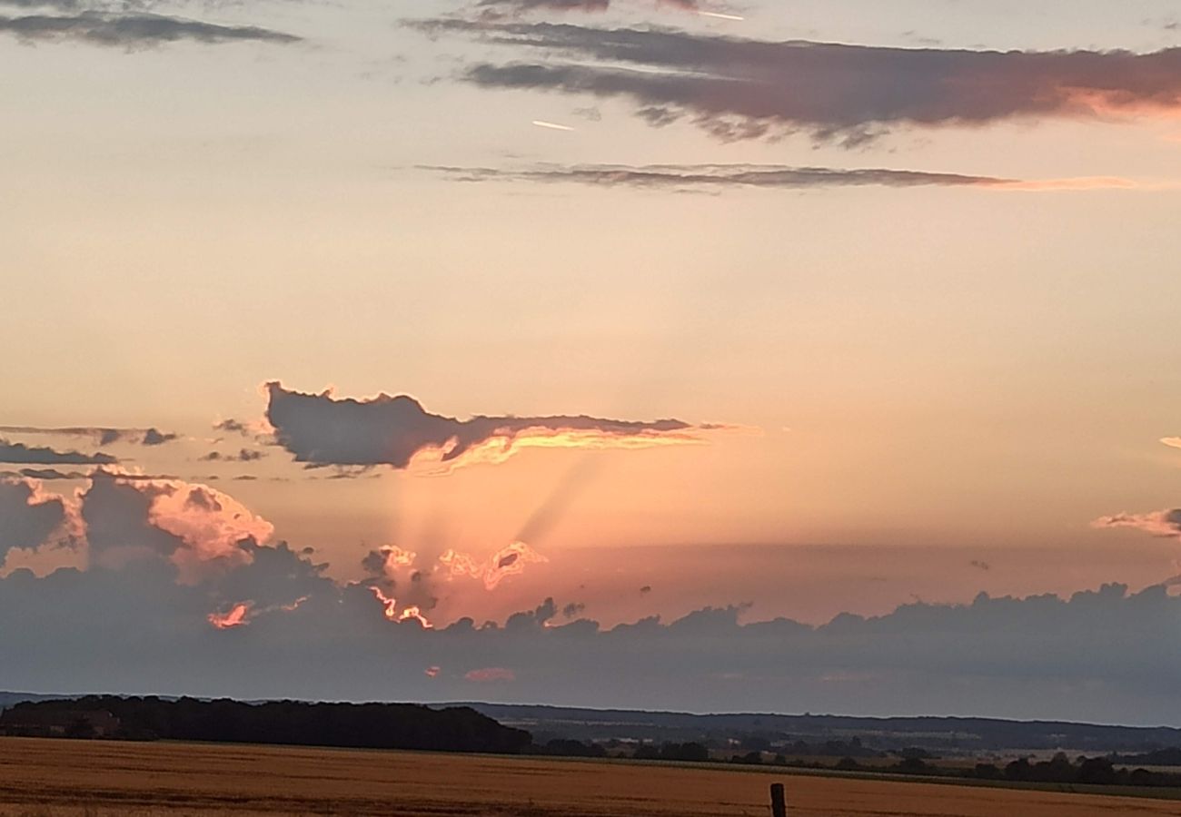 Maison à Saint-Lactencin - Tilloux - Gite 10 pers - piscine - jardin - wifi