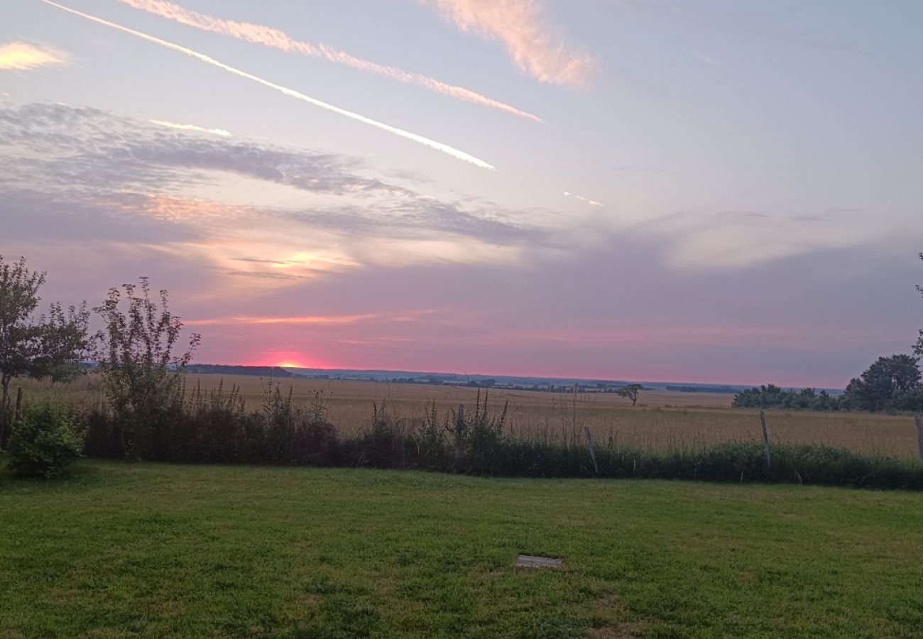 Maison à Saint-Lactencin - Tilloux - Gite 10 pers - piscine - jardin - wifi