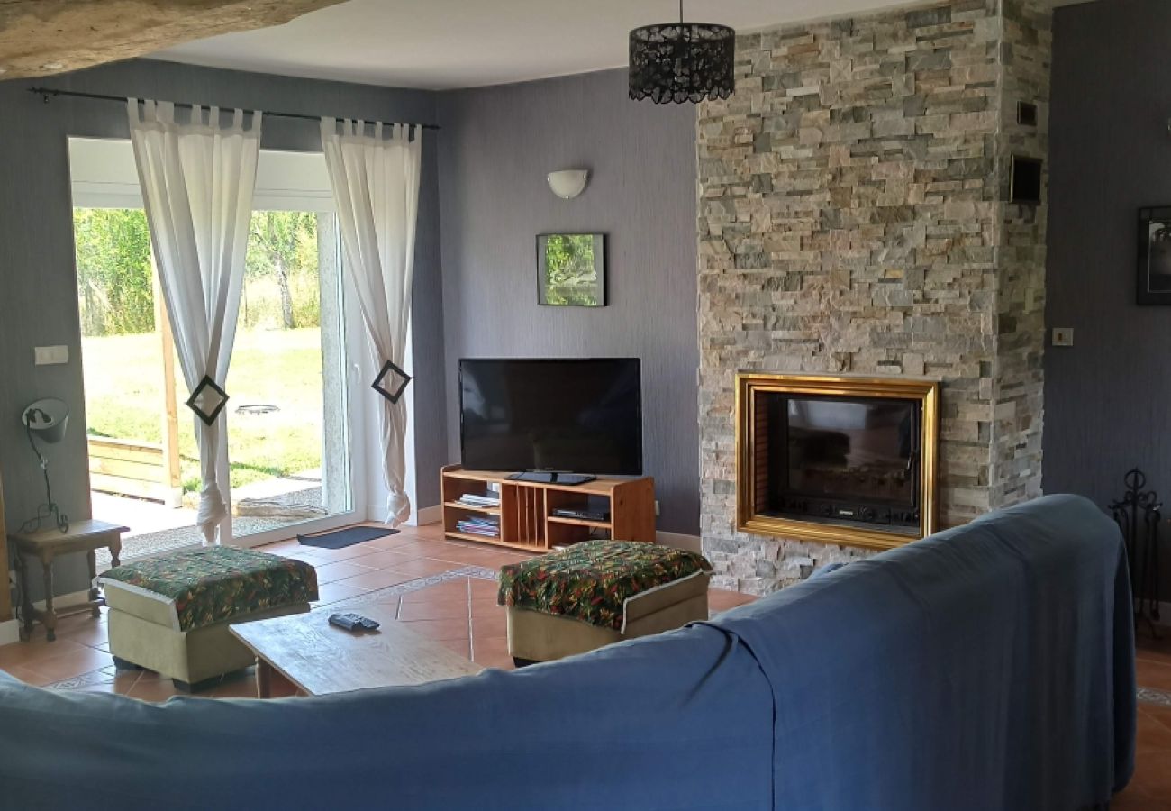 Maison à Saint-Lactencin - Tilloux - Gite 10 pers - piscine - jardin - wifi