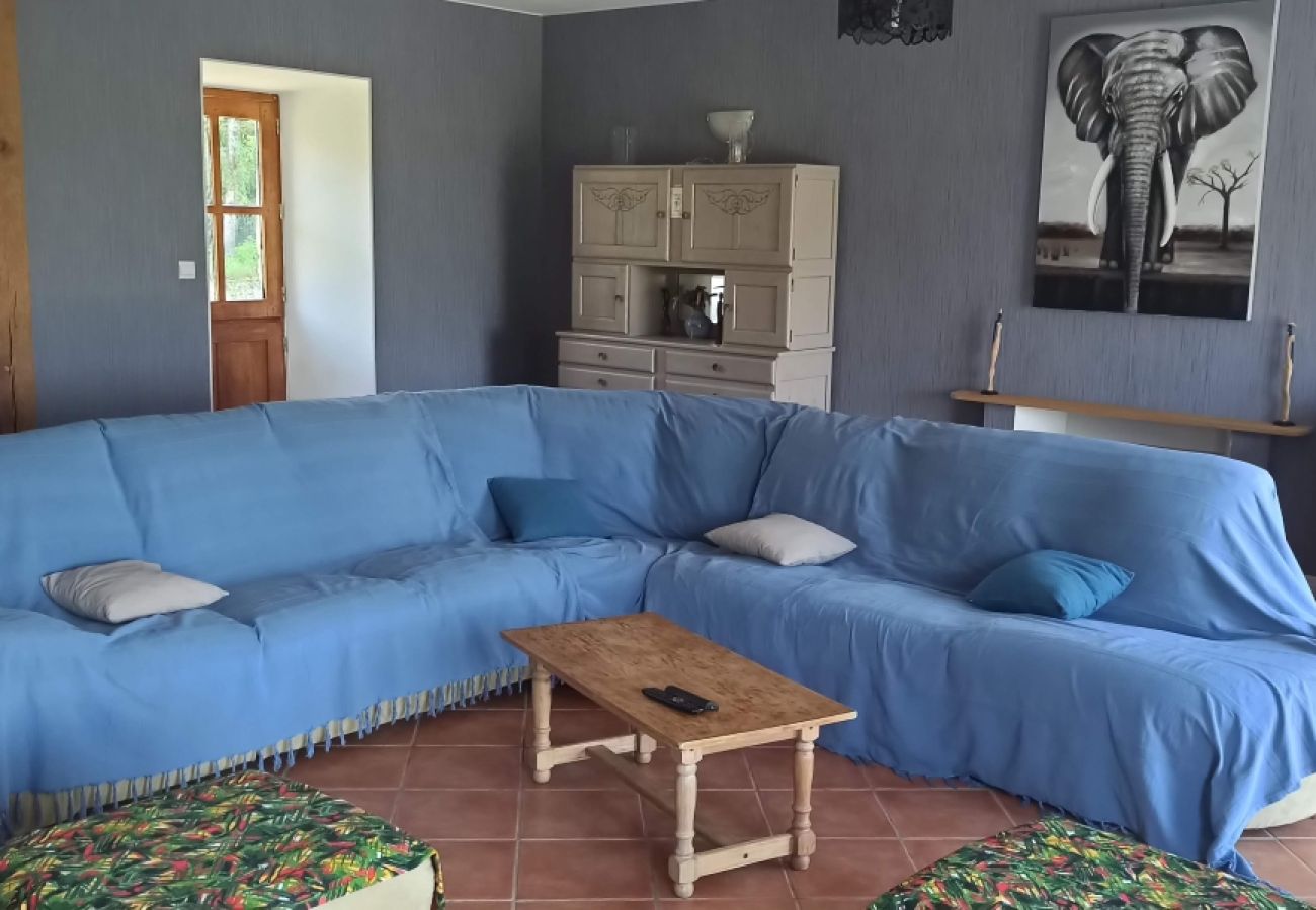 Maison à Saint-Lactencin - Tilloux - Gite 10 pers - piscine - jardin - wifi