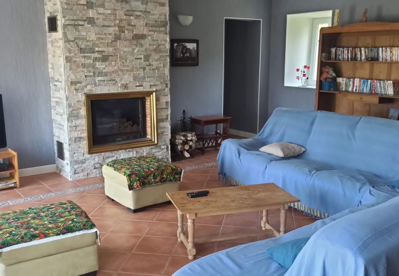 Maison à Saint-Lactencin - Tilloux - Gite 10 pers - piscine - jardin - wifi