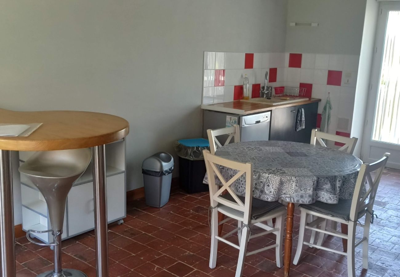 Maison à Saint-Lactencin - Tilloux - Gite 10 pers - piscine - jardin - wifi