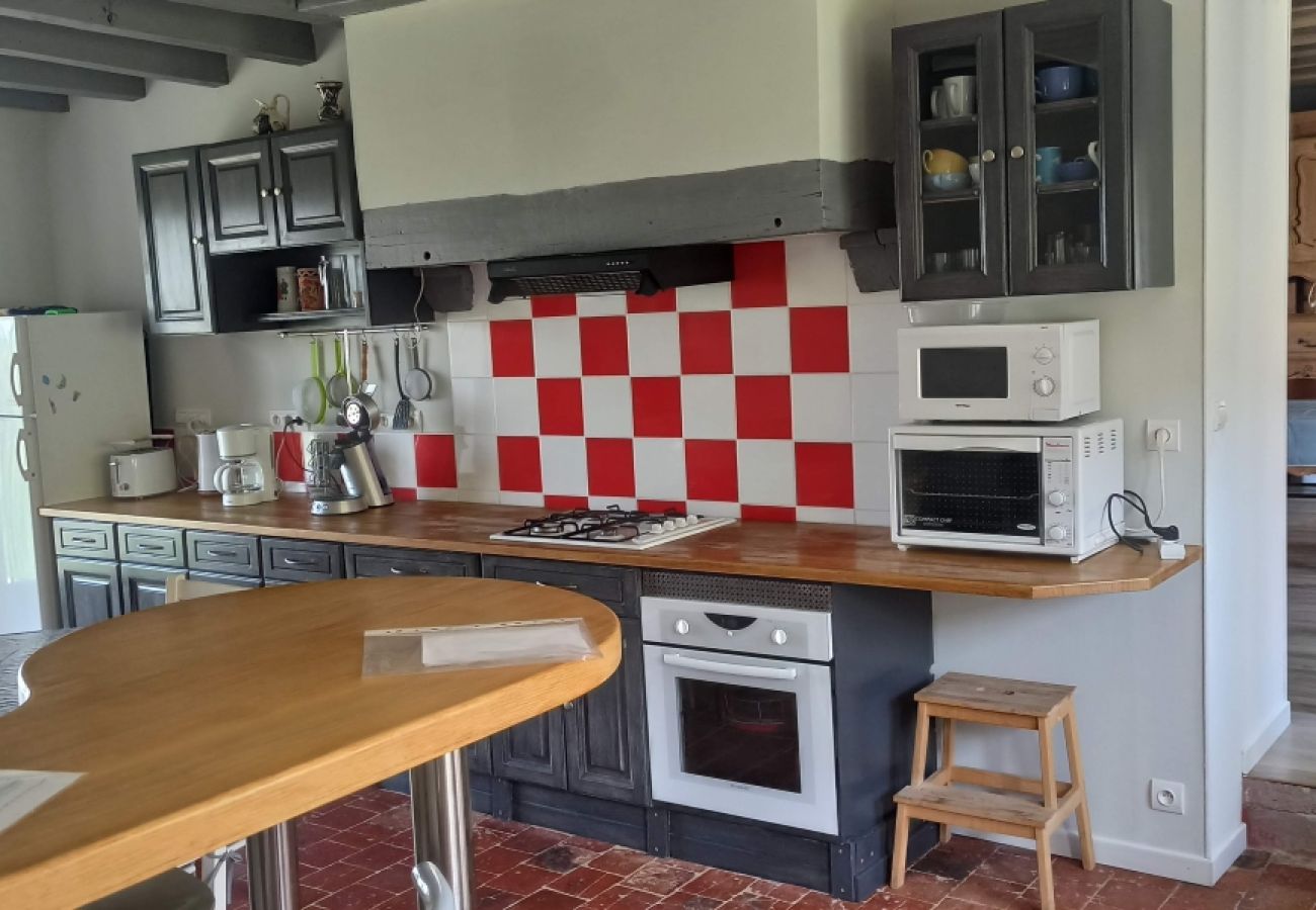 Maison à Saint-Lactencin - Tilloux - Gite 10 pers - piscine - jardin - wifi