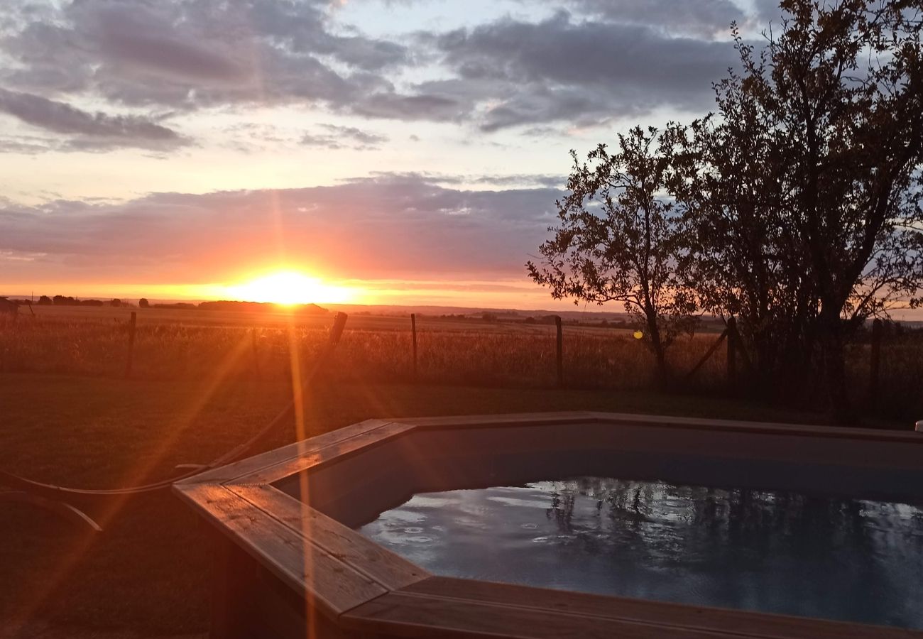 Maison à Saint-Lactencin - Tilloux - Gite 10 pers - piscine - jardin - wifi