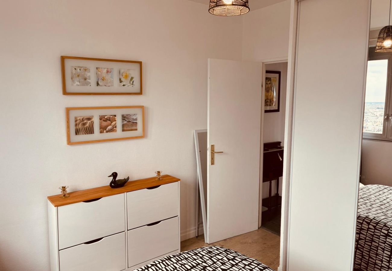 Appartement à Châteauroux - Superbe T3 - Chateauroux centre - vue panoramique - wifi