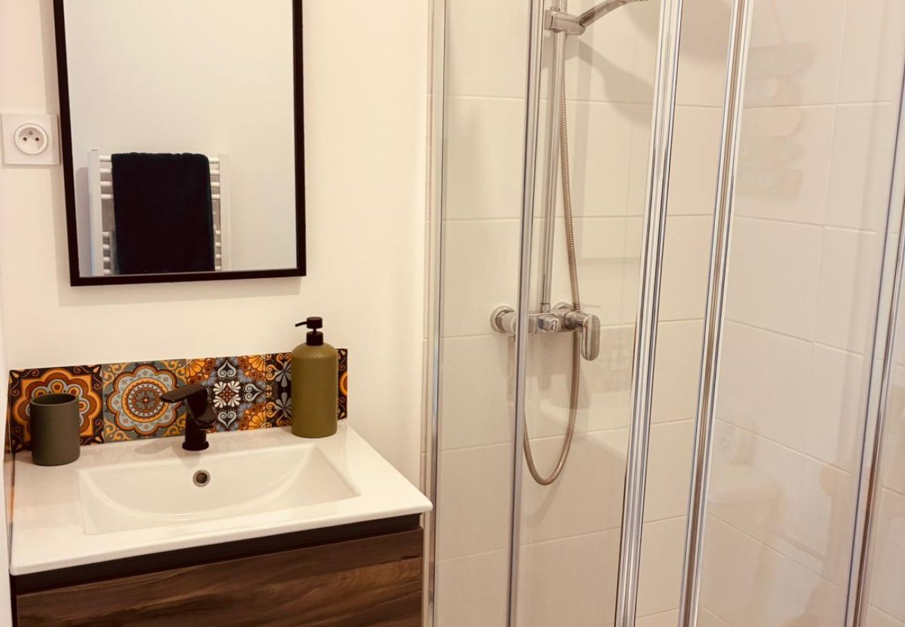 Appartement à Vierzon - Le Tropical - T2 Vierzon quartier hopital