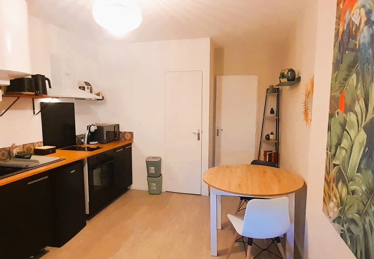 Appartement à Vierzon - Le Tropical - T2 Vierzon quartier hopital