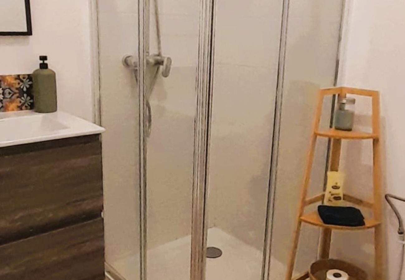 Appartement à Vierzon - Le Tropical - T2 Vierzon quartier hopital