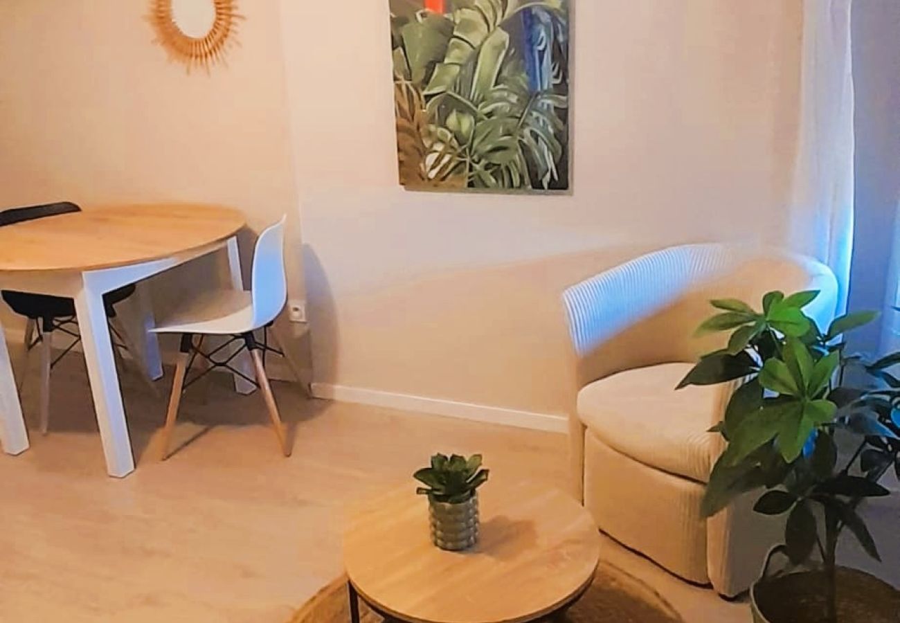 Appartement à Vierzon - Le Tropical - T2 Vierzon quartier hopital