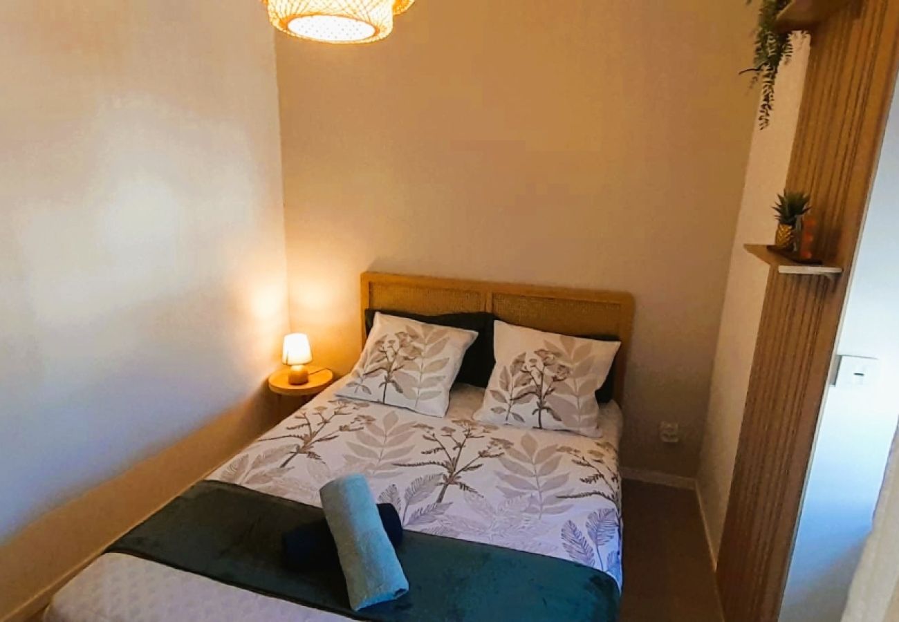 Appartement à Vierzon - Le Tropical - T2 Vierzon quartier hopital