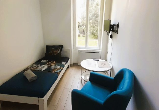 Studio à Vierzon - Studio RDC - 1 pers - parc expo - cour