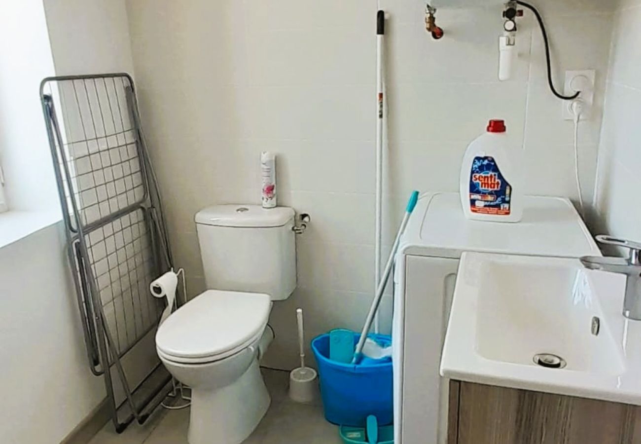 Studio à Vierzon - Studio RDC - 1 pers - parc expo - cour