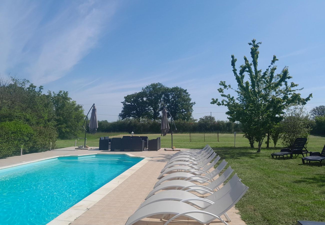 Maison à Lys-Saint-Georges - G2 Maison 14 pers - piscine partagée - parc - pétanque