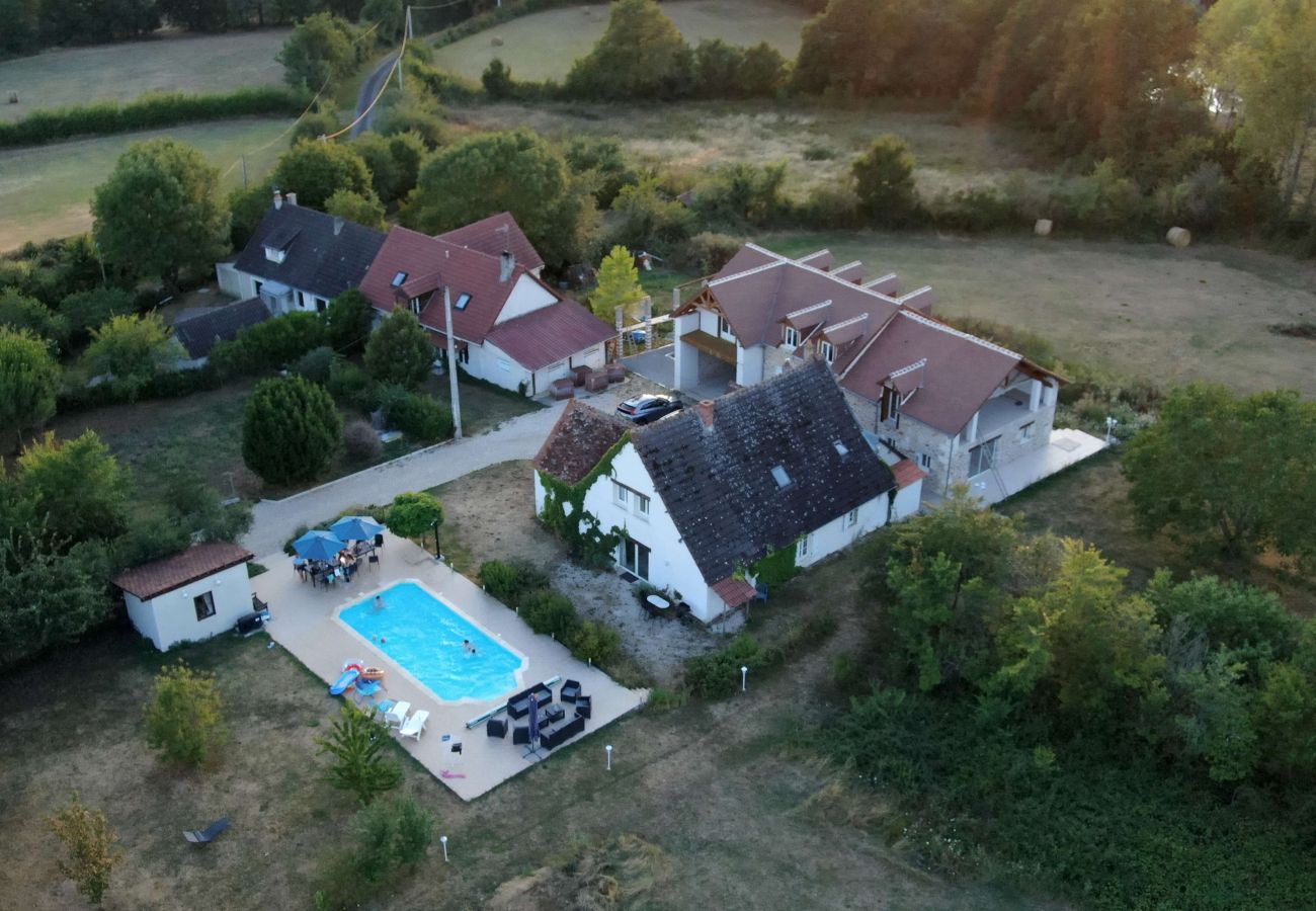 Maison à Lys-Saint-Georges - G4 Maison 13 pers - piscine partagée - parc - wifi